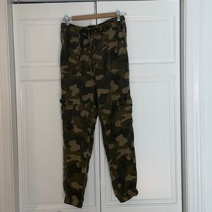 C&C California Camo Joggers. Size small.